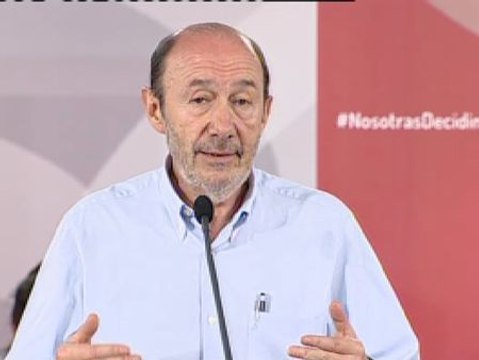Rubalcaba acusa a la derecha de cambiar derechos por dinero