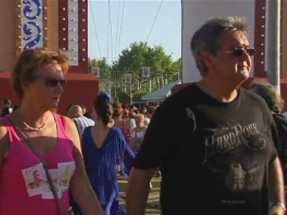 La Feria de Abril se llena de alegría, sevillanas, "rebujitos"