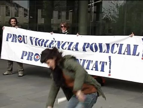 Declaran ante el juez los mossos imputados por el caso de la mujer que perdió un ojo el 14-N