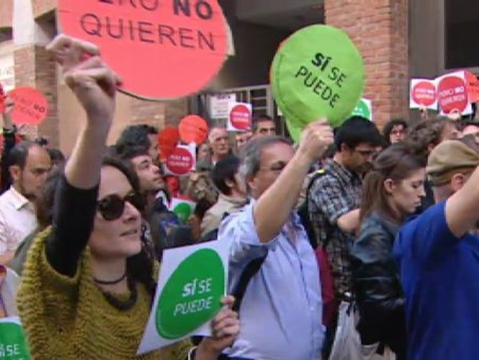 Los afectados por las hipotecas y participaciones preferentes acuden al Parlamento Europeo