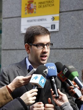 Una plataforma de abogados registra en Justicia 170.000 firmas contra las tasas judiciales