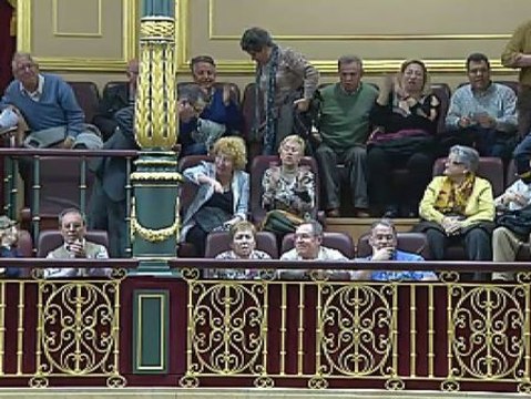 Afectados por las preferentes desalojados de la tribuna de invitados en el Congreso