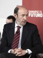 Rubalcaba propone que el Rey tenga el mismo estatus que los cargos públicos