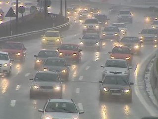 La lluvia dificulta la operación retorno de Semana Santa