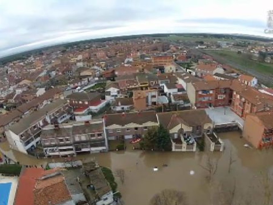 Pueblos inundados por ríos debordados por las lluvias