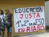 20 alumnos de Riaño se niegan a ser trasladados de colegio