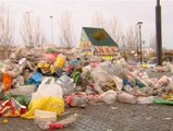 Toneladas de basura acumuladas tras el botellódromo de Granada