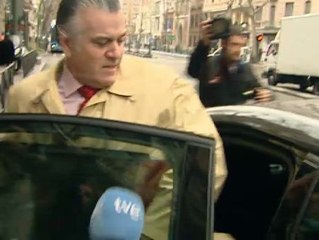 El PP demanda a El País y al "autor de los falsos papeles"