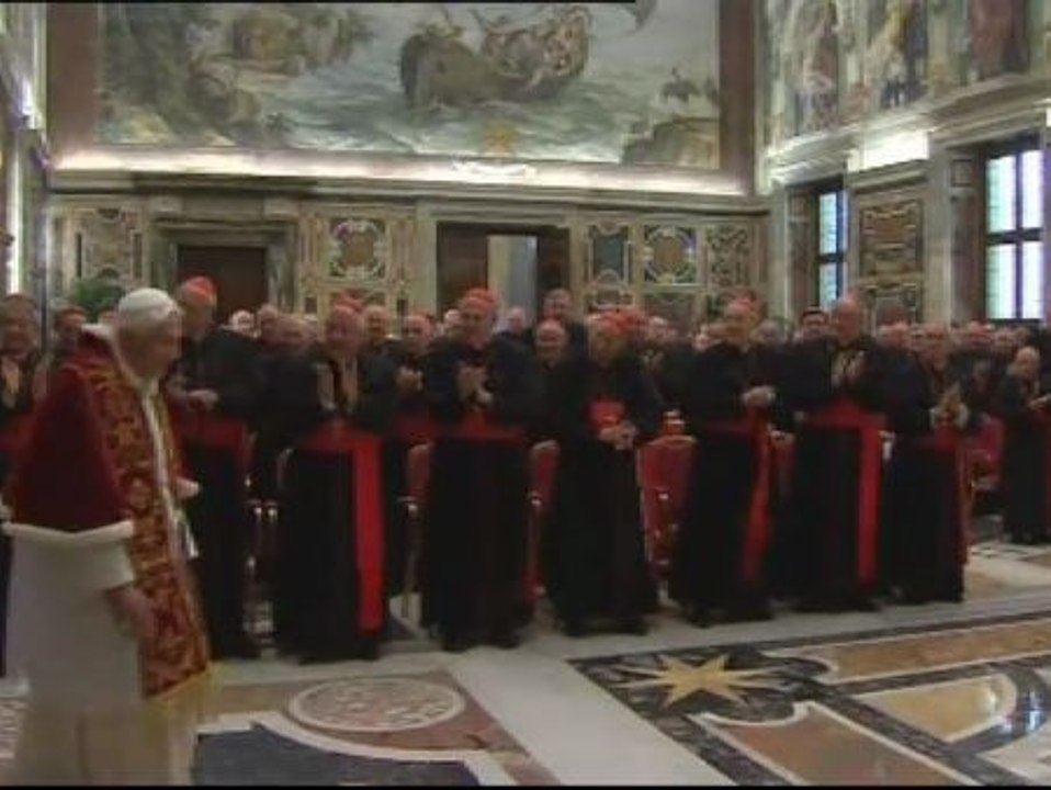 Benedicto XVI: "Entre vosotros está el futuro Papa al que, desde hoy, prometo mi incondicional obediencia"