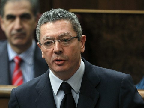 Gallardón insiste en que la justicia será gratuita para las mujeres maltratadas