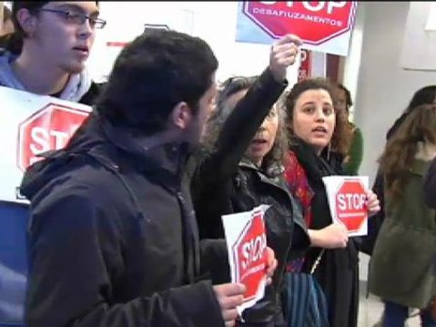 Stop Desahucios realiza una ruta por sucursales bancarias reclamando la dación en pago