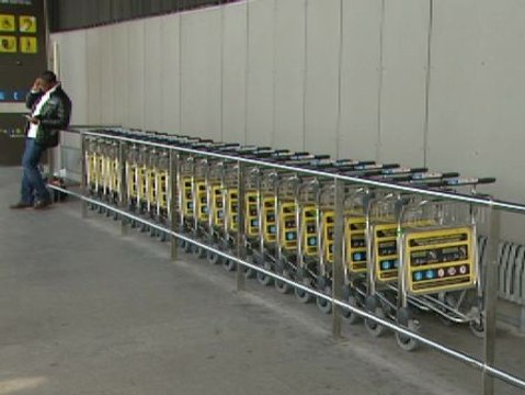 Los carritos portaequipajes costarán un euro en siete aeropuertos españoles