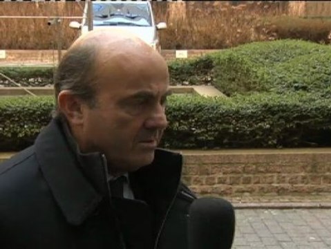 De Guindos justifica los malos datos del paro en febrero en la incidencia de la estacionalidad