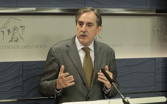 El PSOE llama a los afectados por las preferentes de Bankia a que no acepten el arbitraje