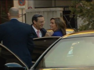 Ana Mato no sabe, no contesta