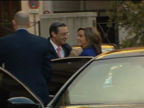 Ana Mato no sabe, no contesta