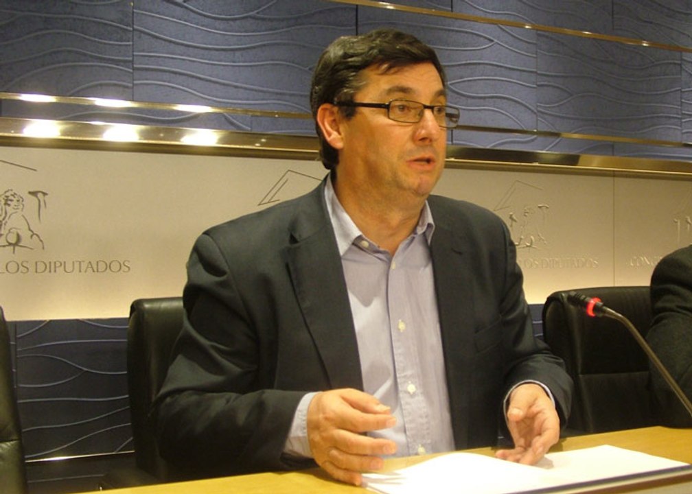 Centella: "El PP cree que blinda a Rajoy pero hace todo lo contrario"