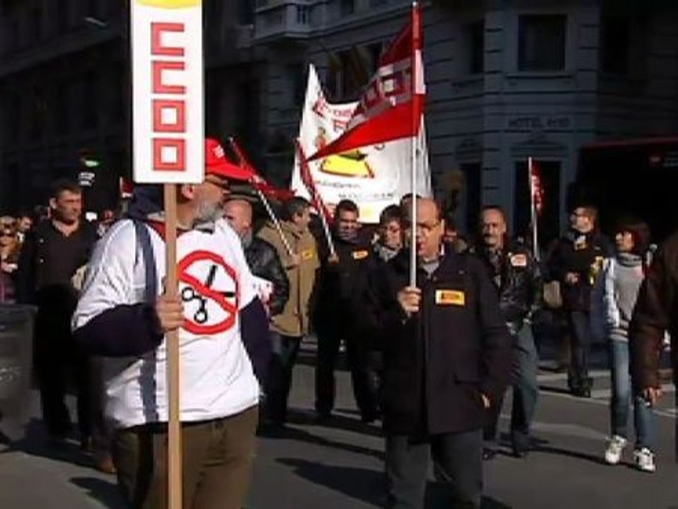 Manifestación de funcionarios catalanes por la pérdida de la paga extra