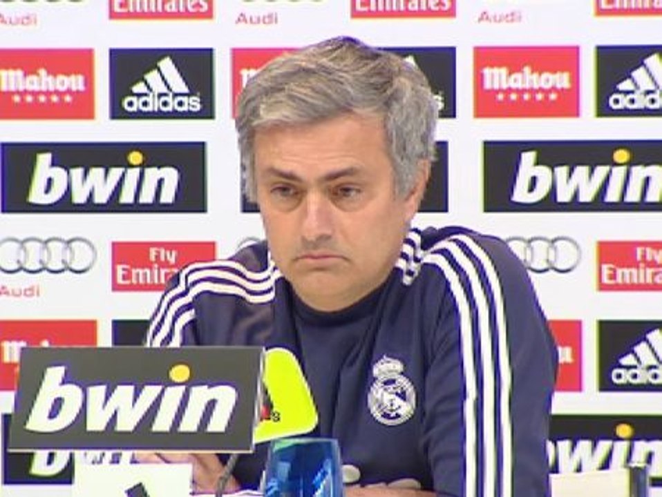 Mourinho, irónico: "Prefiero quedarme con las lecciones del Barça sobre los árbitros"