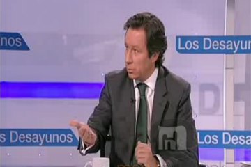 Floriano asegura que en el PP no se repartían sobres