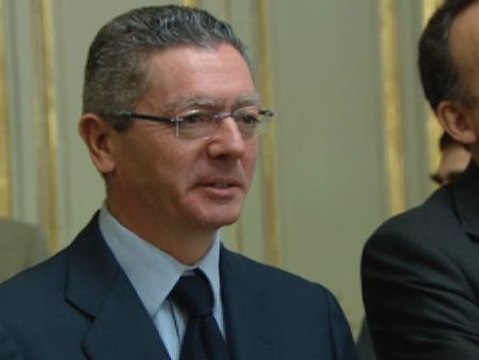 Gallardón estudia una reforma judicial que impediría a los partidos políticos presentarse como acusación popular