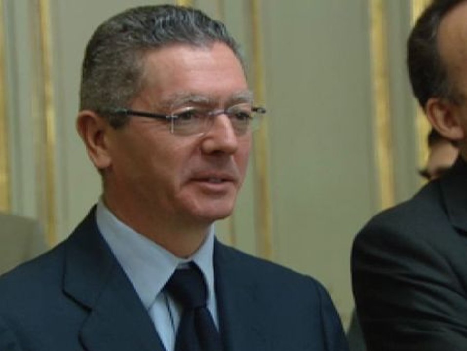 Gallardón estudia una reforma judicial que impediría a los partidos políticos presentarse como acusación popular