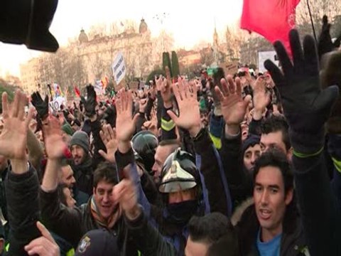 La marea ciudadana inunda las calles el 23-F