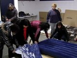 Trabajadores de una fábrica de calcetines se encierran dentro para pedir su dinero