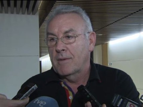 Cayo Lara desvela que gana como diputado 4.500 euros mensuales, de los cuales entrega a IU 1.400