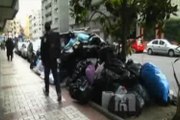 Exteriores calles de Granada llenas de basura