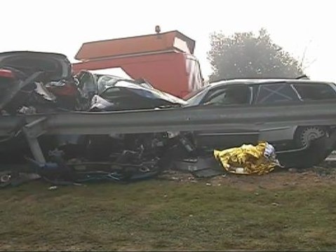 Una colisión múltiple causa un muerto en Lérida