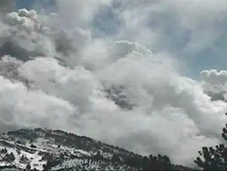 El volcán Colima entra en erupción