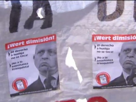 Cien manifestaciones recorren en España contra los recortes en Educación