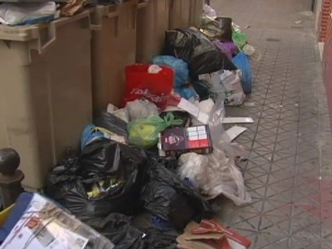 Tercer día de huelga de basuras en Sevilla