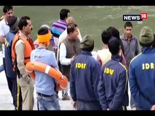 अनियंत्रित कार टोंस नदी में समाई, दो व्यक्ति लापता