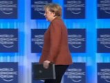 Merkel menciona a España en el Foro Económico mundial en Suiza