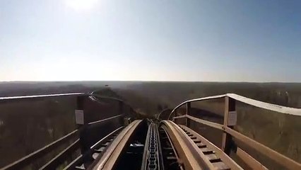 Billy Corgan fait un tour de montagnes russes