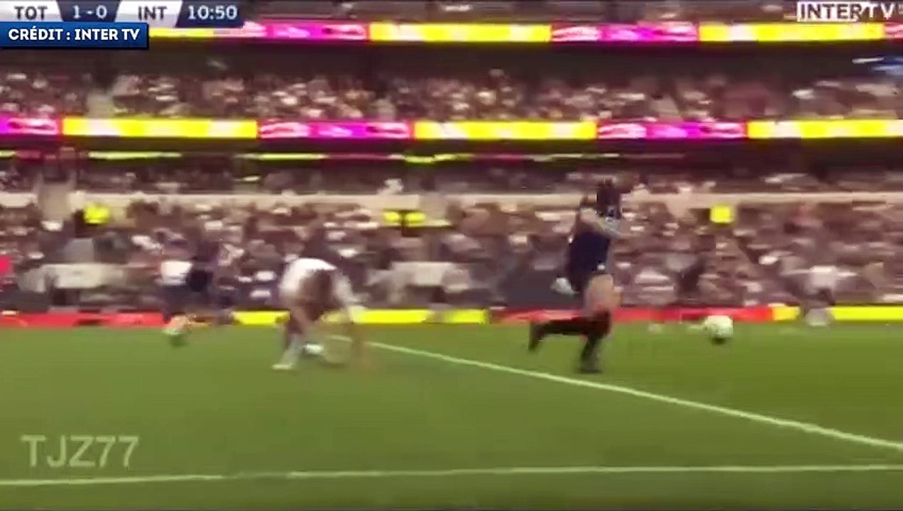 Quand Veron, Zanetti et Laurent Blanc défient Berbatov, Chimbonda et Van der Vaart dans un match de légendes