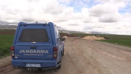 Sele Kapılan Araçta Kaybolan 2 Kişiyi Arama Çalışmalarına Devam Edildi