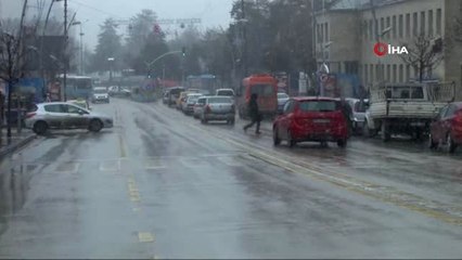 Erzurum Nisan Ayına Karla Uyandı