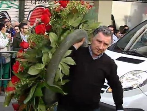 El Palacio de Dueñas recibe la visita de allegados a la Duquesa de Alba