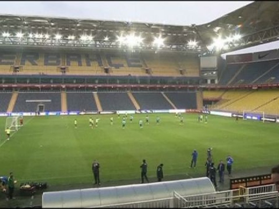 Neymar entrena duro con Brasil