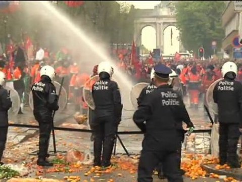 Incidentes al finalizar la manifestación contra los recortes en Bruselas