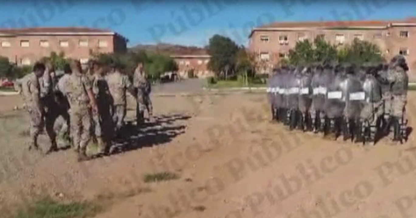 Exclusiva: Así entrenan a soldados para hacer de antidisturbios ante los ciudadanos