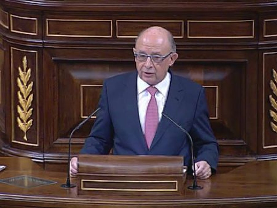 Cristóbal Montoro presenta en el Congreso los presupuestos "más esperanzadores"