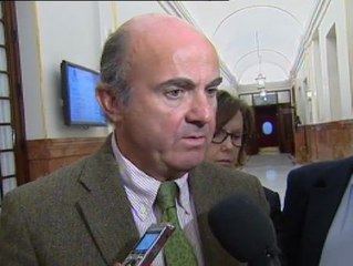 Video herunterladen: De Guindos niega haber avisado a Rato sobre las tarjetas opacas