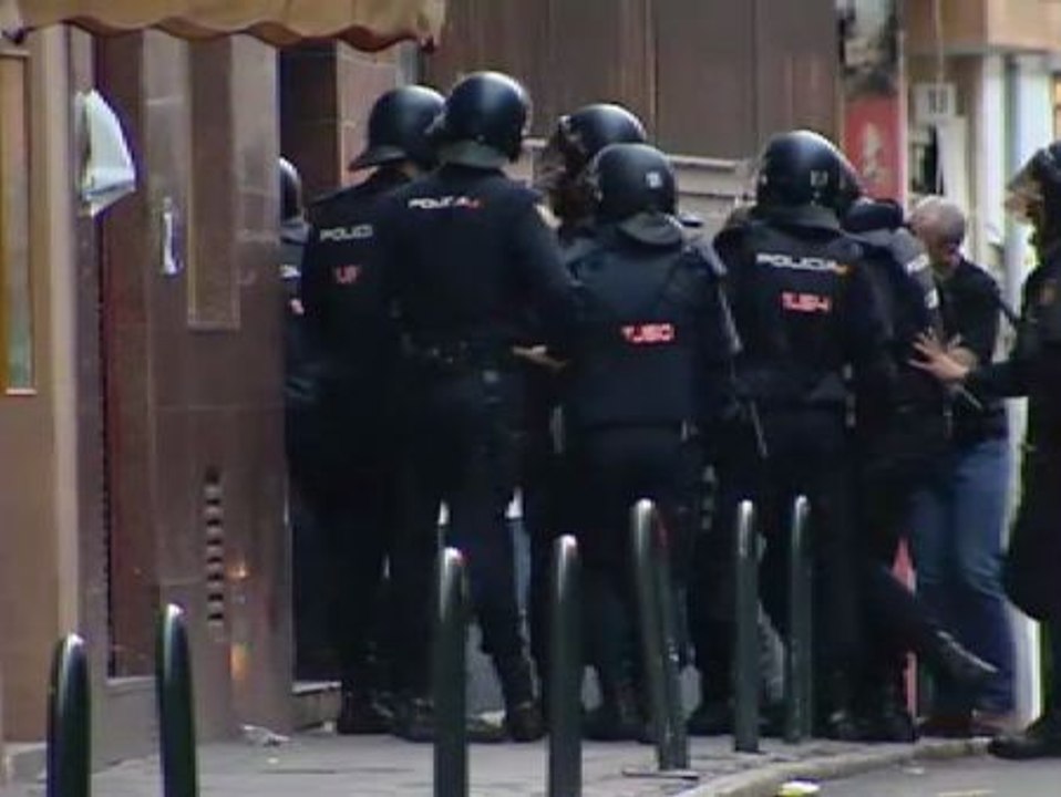 Desalojan la casa 'okupada' por neonazis en Tetuán