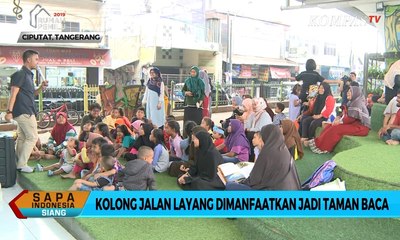 Bersantai dengan Membaca Buku di Perpustakaan Kolong Jalan Layang