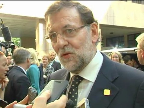 Rajoy afea a Pedro Sánchez el que sus eurodiputados no votaran a Juncker