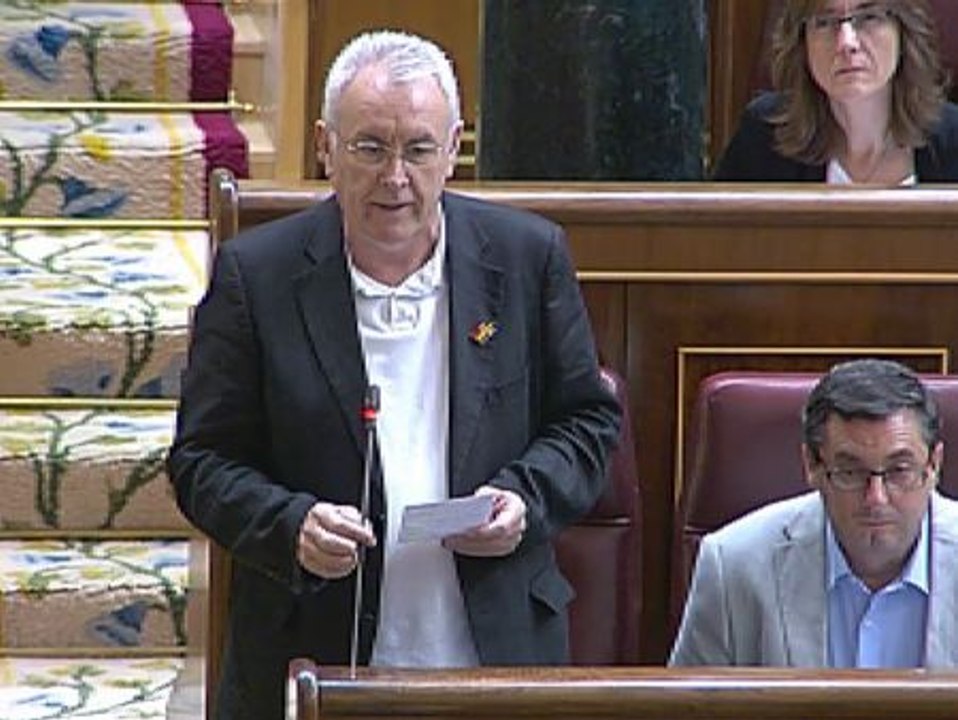 Cayo Lara a Rajoy: "¿Podría vivir con 645 euros al mes?"